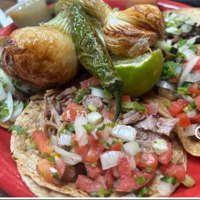 10x25 Street Carnitas Tacos.